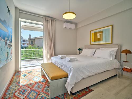 12LVE Vouliagmeni Apartment