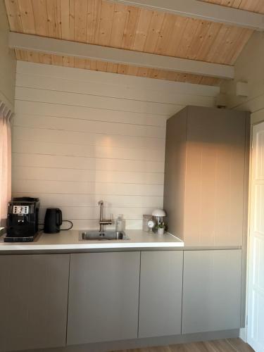 Una cocina o kitchenette en B&B Sint Andries