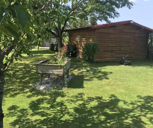 Jardin de l'établissement Le Chalet des Pins - La Forge De Clermont