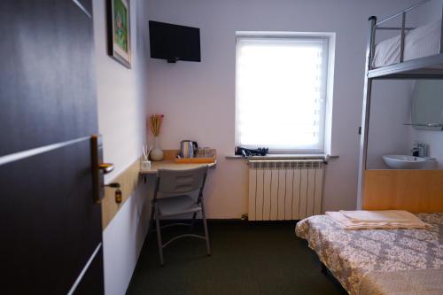 Afbeelding uit fotogalerij van Hotel Mina in Craiova