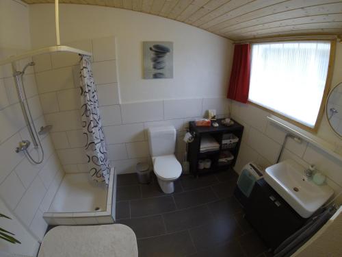 Kylpyhuone majoituspaikassa B&B Hofgenuss