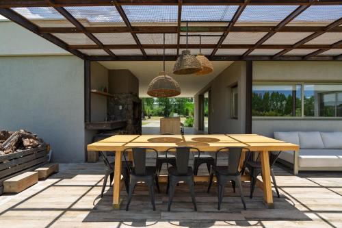 Posezení v ubytování MOT Wine Country 3 Bd Villa Tupungato