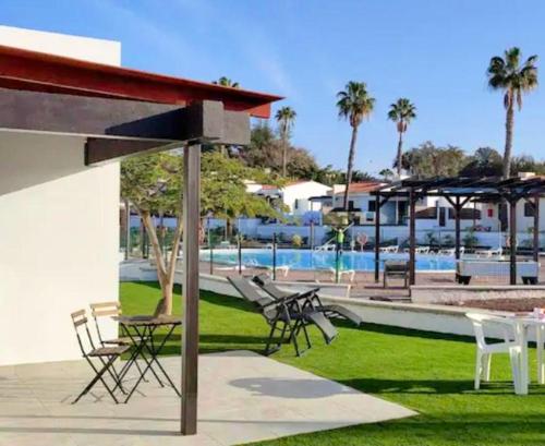 Cozy Colorado pool view #3