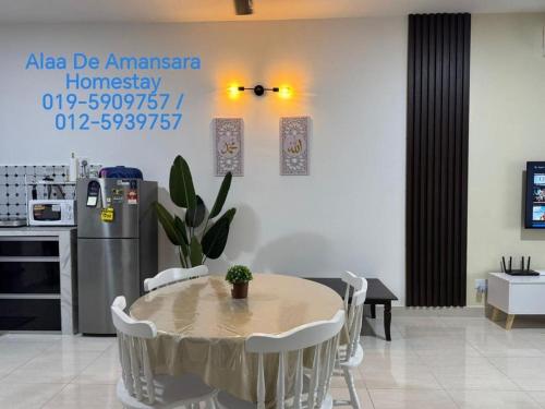 Kuchyň nebo kuchyňský kout v ubytování Alaa De Amansara Homestay