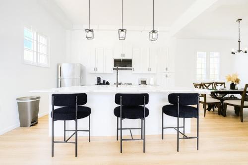 3-Bedroom Executive Home with Generator & AC in Georgetown