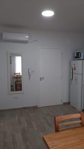 Фотография из галереи El Estudio Céntrico con cochera в городе Лобос