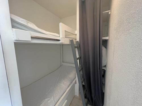 Studio en bord de mer avec accès direct à la plage et parking sécurisé