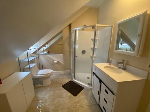 Ένα μπάνιο στο Guest house in Federal Hill next to Downtown, Restaurants, RI Hospital, Providence Mall, everything else