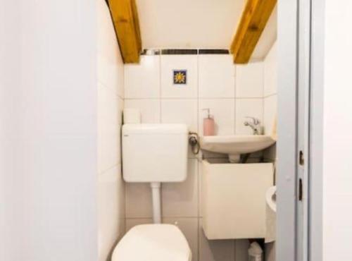 Et badeværelse på Village Holiday House Ivan Kozina