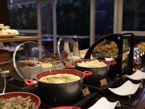 Jídlo v hotelu nebo okolí