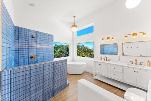 Ένα μπάνιο στο 5435 Highway A1A