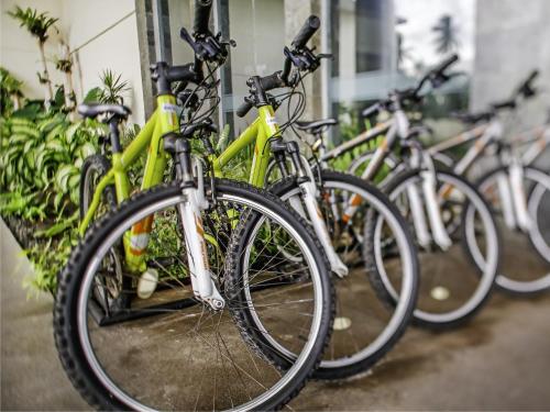 Jízda na kole v ubytování BW Suite Belitung nebo okolí