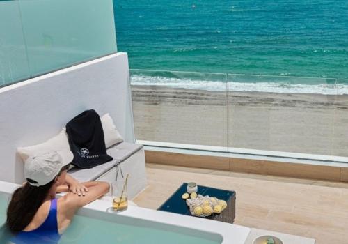 Γενική θέα στη θάλασσα ή θέα στη θάλασσα από  αυτό το σαλέ