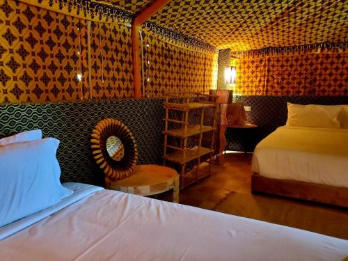 Кровать или кровати в номере Arabian Desert Home