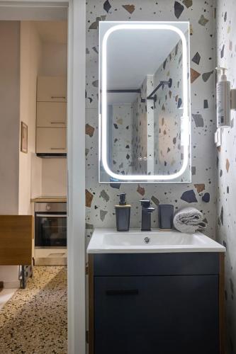 Modern & Cozy Studio in Kypseli