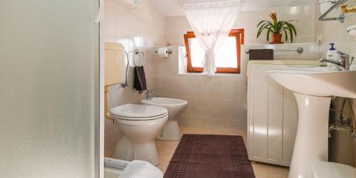 Ένα μπάνιο στο Marija Lucica