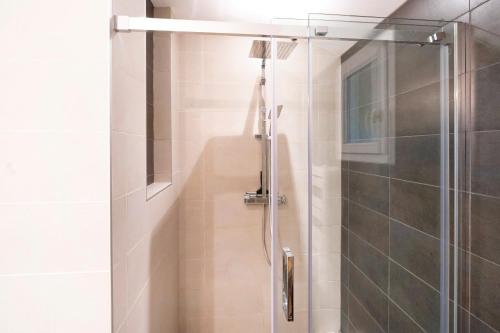 Et badeværelse på Maison de vacances petite piscine