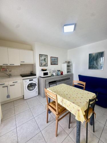 Apartment 2 steps from Ile-Rousse Beach