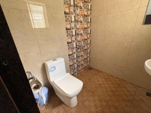 Ένα μπάνιο στο Nature's Inn Luxury Villa Morjim Goa