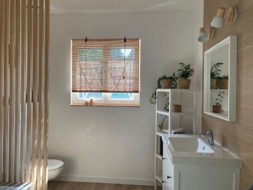 Φωτογραφία από το άλμπουμ του Modern family home with hot tub and garden σε Gujan-Mestras