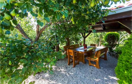 Amazing Apartment In Podstrana With Wifi