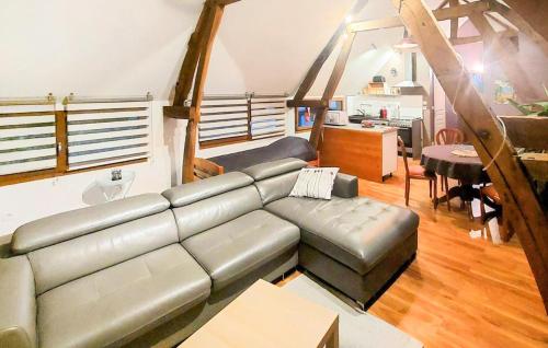 Χώρος καθιστικού στο 1 Bedroom Lovely Home In Renty