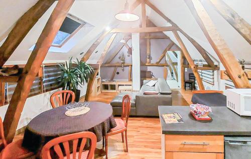 Η κουζίνα ή μικρή κουζίνα στο 1 Bedroom Lovely Home In Renty