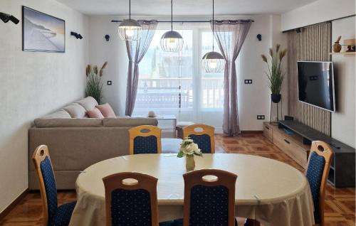 Amazing Apartment In Omis