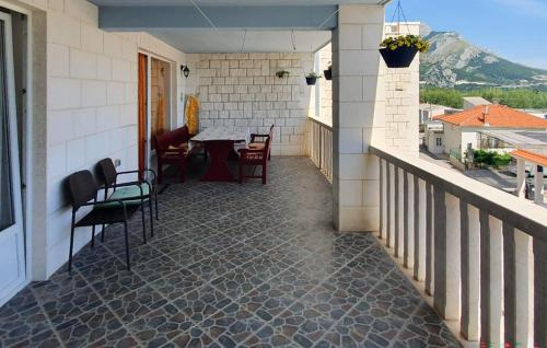 2 Bedroom Cozy Apartment In Omis