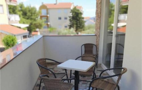 Cozy Apartment In Vodice With Wifi