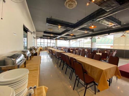 En restaurant eller et andet spisested på Lilly Hotel & Spa - Cạnh chợ đêm Đà Lạt