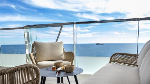 SUNSET SAILORS magic apartment