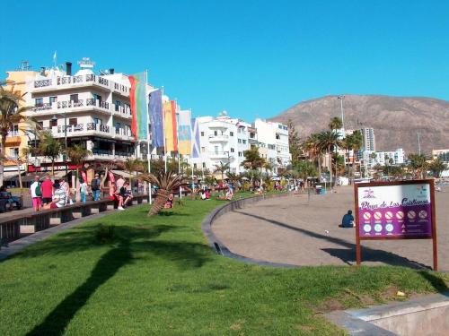 Central & Beach Los Cristianos by HelloApartments