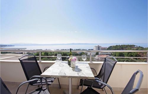 Amazing Apartment In Tucepi With Lake View