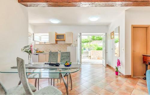 1 Bedroom Awesome Apartment In Bol