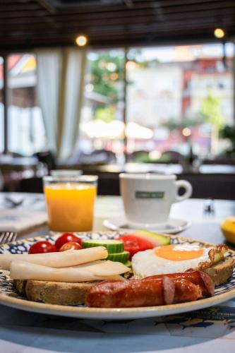 Mad på hotellet eller i nærheden