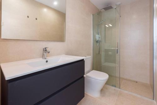 House with Jacuzzi and Amazing Sea Views, sauna and gym