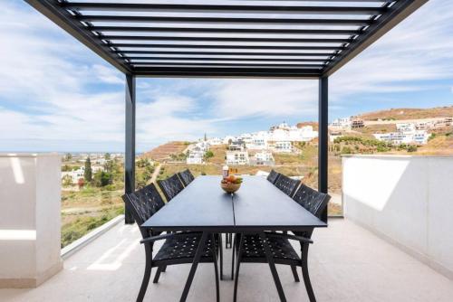 Stunning House with Private Jacuzzi and Sea views