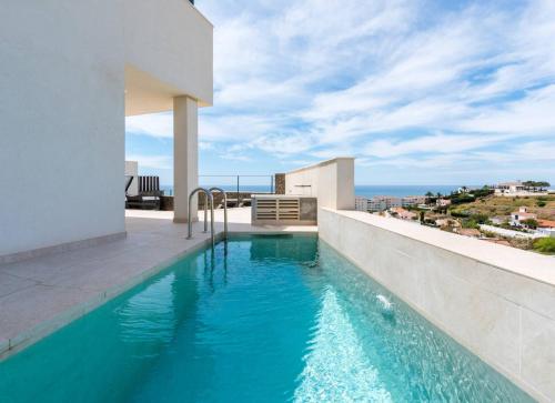 Luxury Villa with Private Pool and Hot Tub - access to gym, sauna & wellness centre