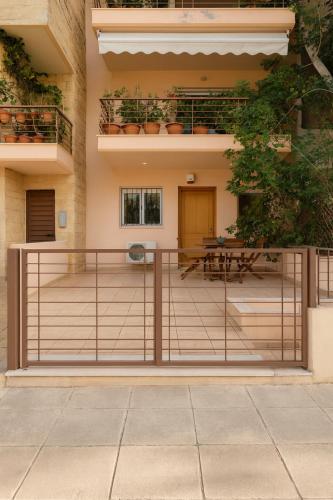 Modern Ground Flr 1 bdr flat with veranda and Parking