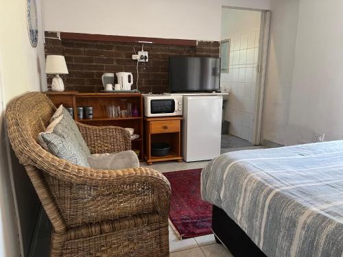 Η κουζίνα ή μικρή κουζίνα στο Welcoming One Bedroom Flatlet with Pool