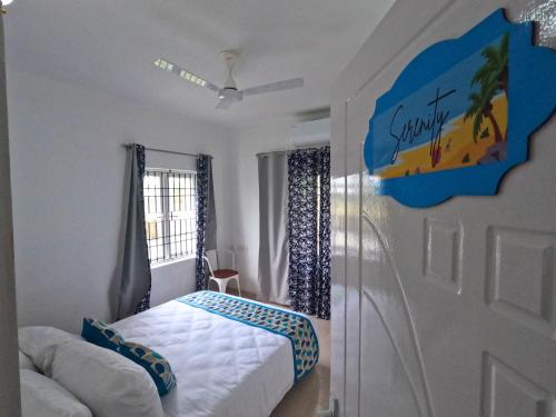 En eller flere senge i et værelse på La Vista Ocean - Calm Coastal Villa on ECR - 4 BR Private Stay