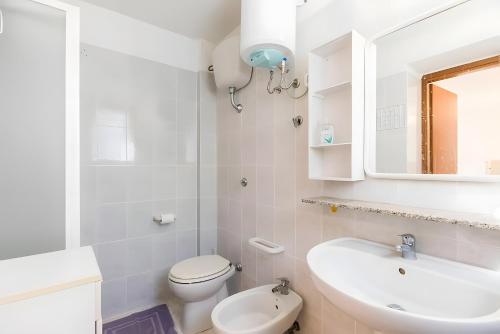 Et badeværelse på Spiaggia E Relax Calasetta