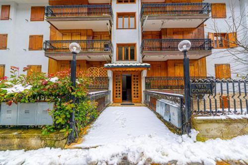 Το κτήριο όπου στεγάζεται  το διαμέρισμα