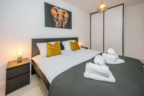 LuxStay Apartments APT1 - Private Parking, Terrace