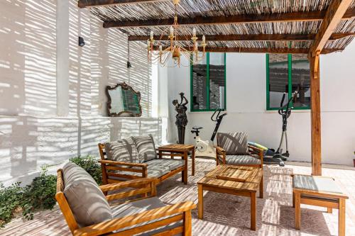 Las Palmeras Garden Suites