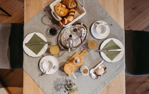 Jídlo v penzionu – hostince nebo okolí