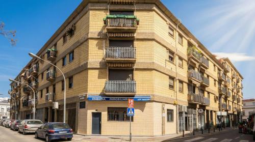 Luxury and sunny 2BR apartment Premium Spot
