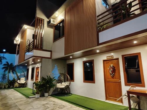 Το κτήριο όπου στεγάζεται  το δωμάτιο σε οικογενειακή κατοικία