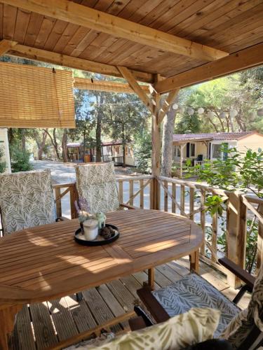 Μπαλκόνι ή βεράντα στο Mobile home Chakula at Kozarica camp